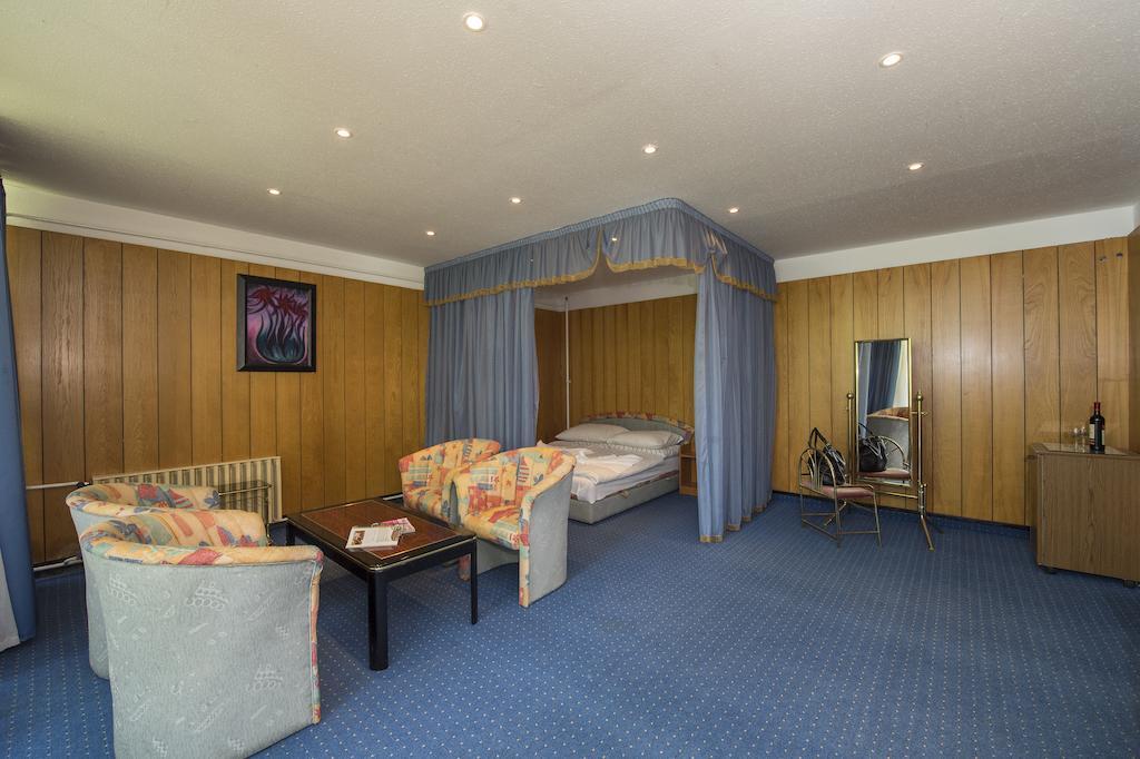 Familia Hotel Балатонбоглар Номер фото
