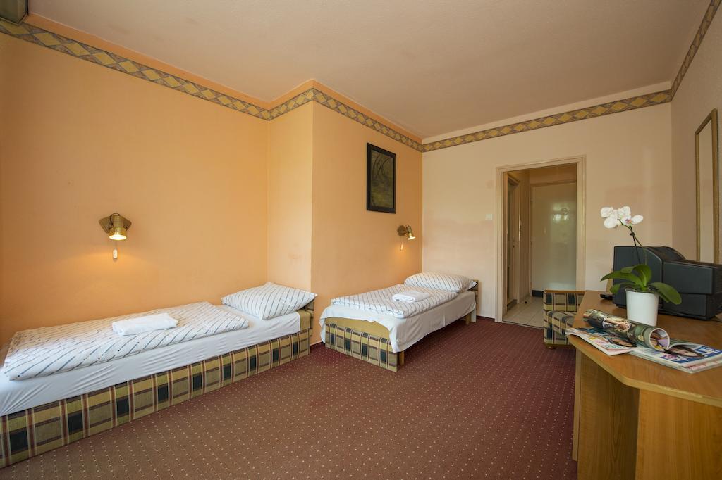 Familia Hotel Балатонбоглар Номер фото